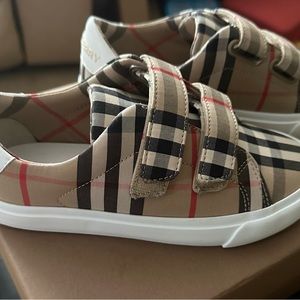 Burberry kid’s sneakers